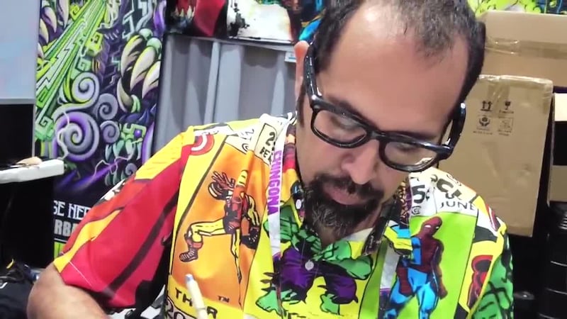 Comic book artist Erik Arreaga has built a following as San Diego's unofficial Comic-Con tour...